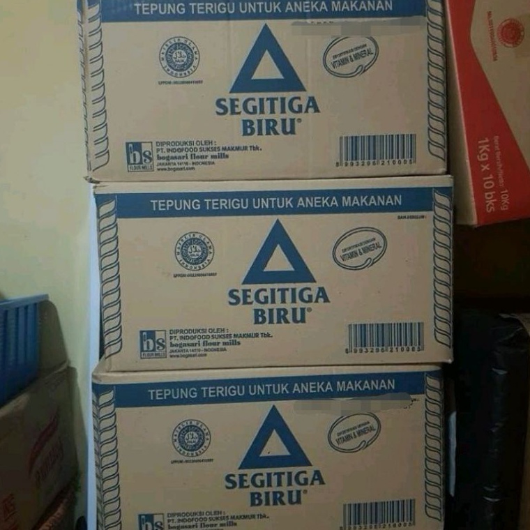 

Readystock Terigu segitiga biru 12 bgks 1KG 2 bgks 5gr Grosir 1 dus E82