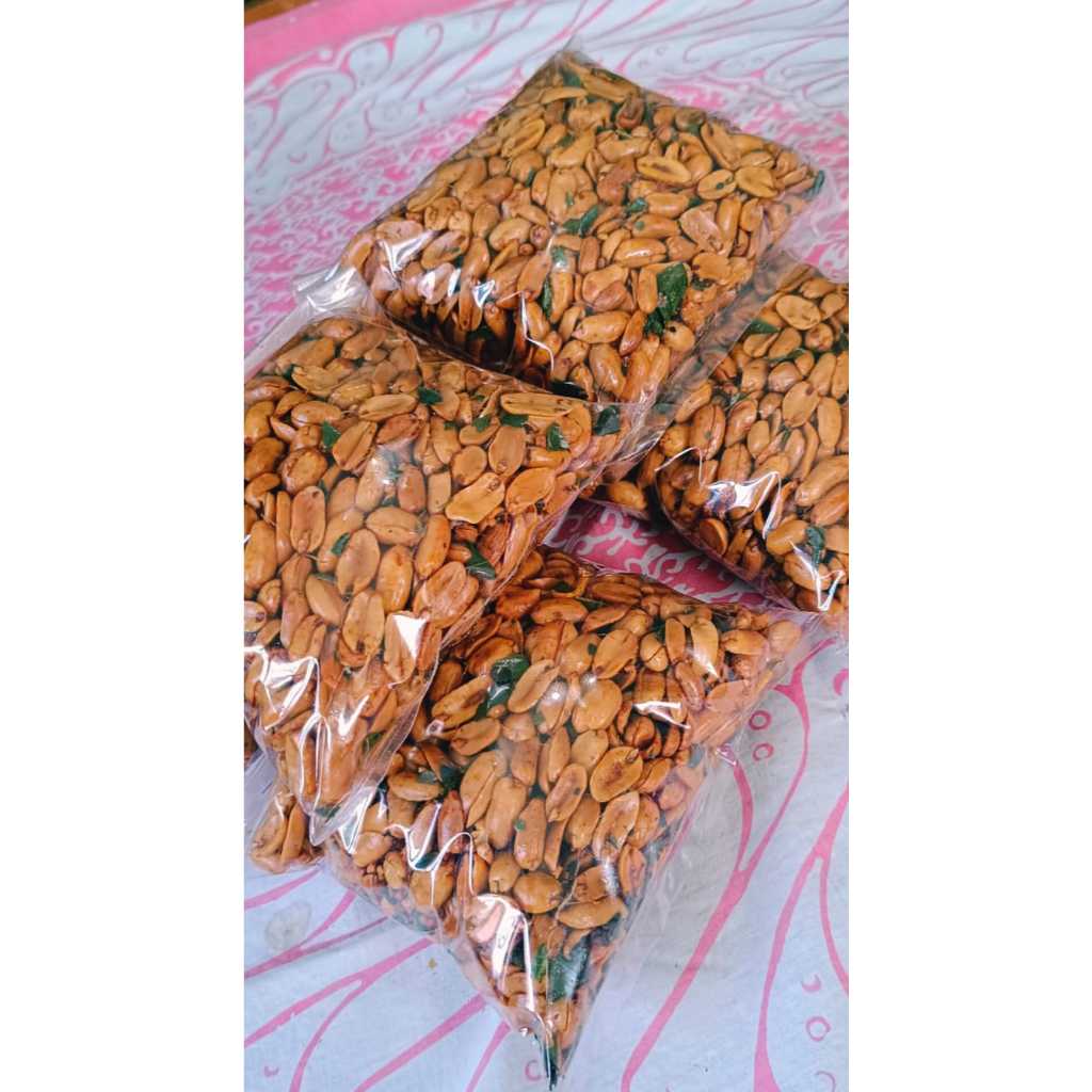 

KACANG BAWANG GORENG DAUN JERUK 1KG