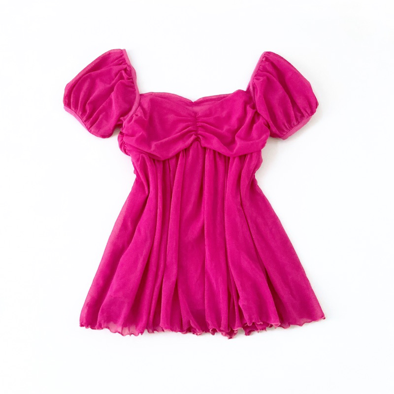 Ariane Sweetheart Ruffle Top With Puff Sleeve In Fuchsia Atasan Kaos Lengan Pendek Dengan Rempel Tul