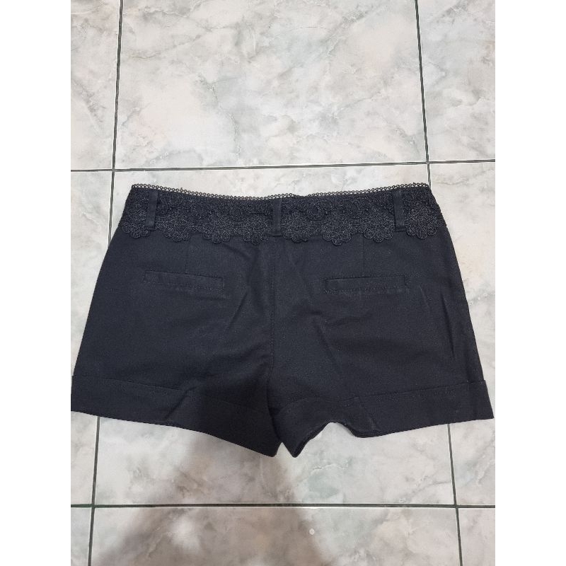 Preloved celana pendek hitam Sixty Eight