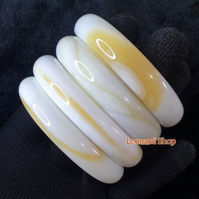 GELANG BULAT KULIT KERANG ASLI 100% PUTIH SERAT EMAS BAHAN SUPER BERKUALITAS NATURAL ALAMI BEI KE SO