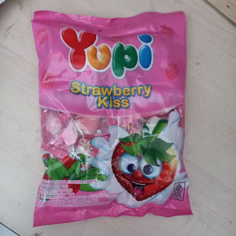 

Yupi kiss strawberry 125g