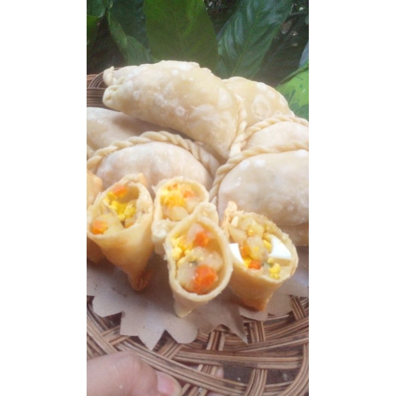 

pastel isi sayur dan telur