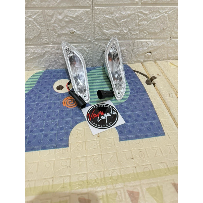 lampu sein belakang kanan dan kiri vespa sprint primavera