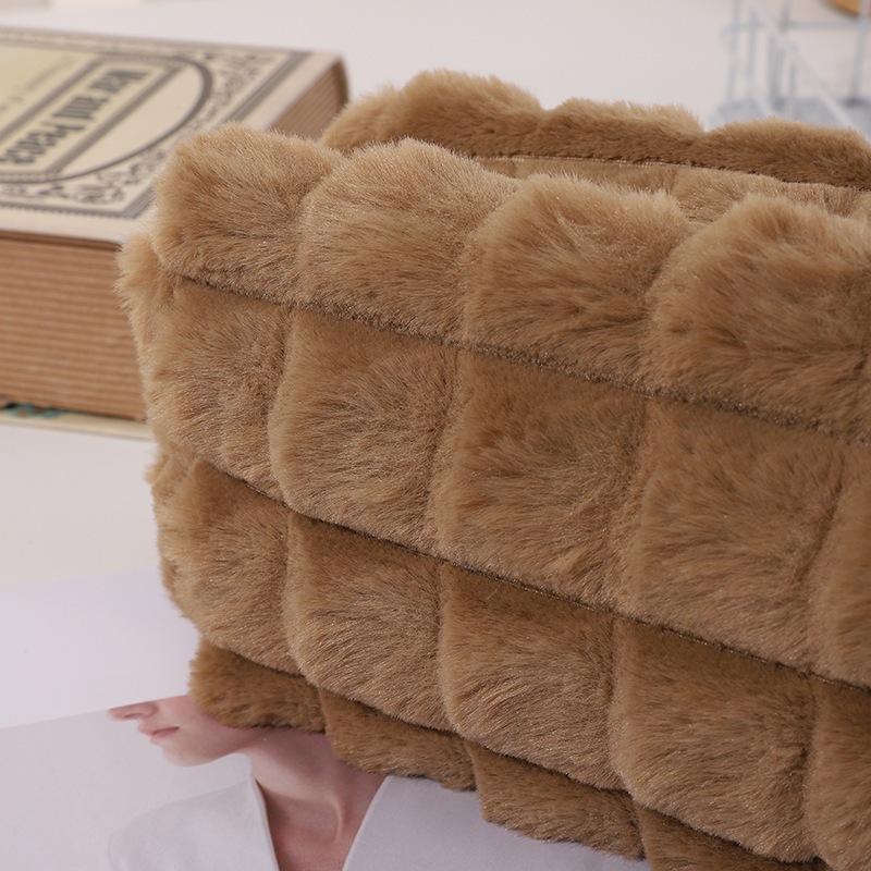 

Tepak / Tempat Pensil Sleting Plush Puff Kotak
