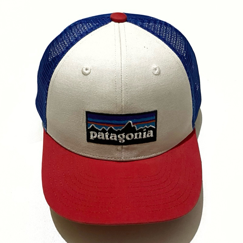 Topi Patagonia p6 Logo
