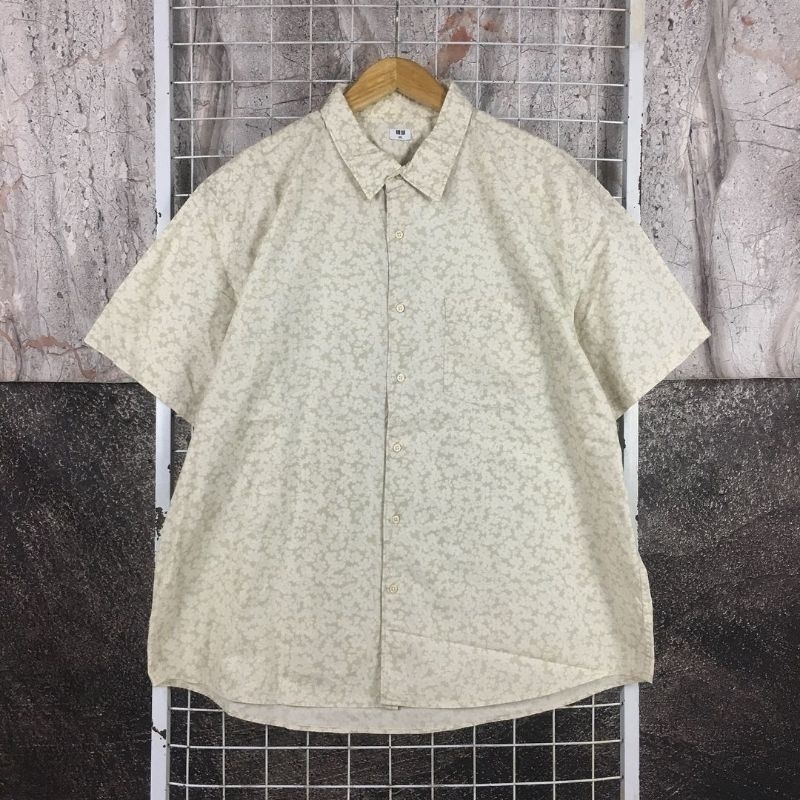 Kemeja Lengan Pendek Pria Casual Formal Original Uniqlo Jumbo Big Size 3XL . SDA 05555 Second Bekas 
