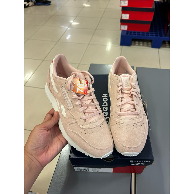 Sepatu reebok women pink suede sale 70% ori sport station ukuran 37,5 (insole 24cm)