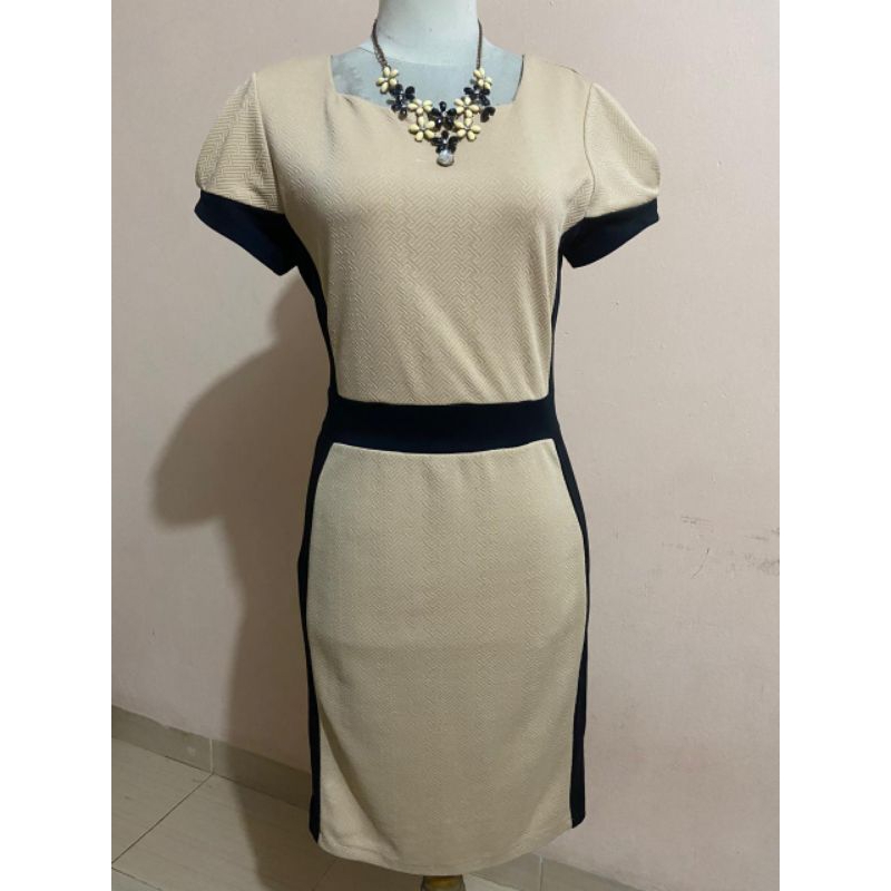 Dress Cream Hitam Bodycone || Dress Bodycone || Midi Dress