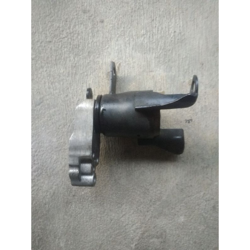 Engine mounting kanan Mazda 2