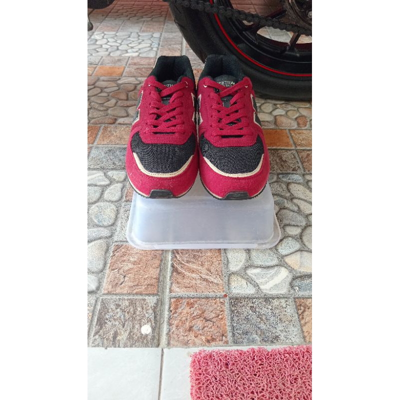 Macbeth Fischer Red/Black
