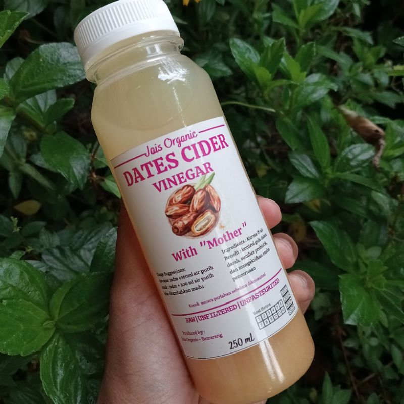 

BUY 2 GET 3 CUKA KURMA HOMEMADE/ DATES CIDER VINEGAR WITH MOTHER