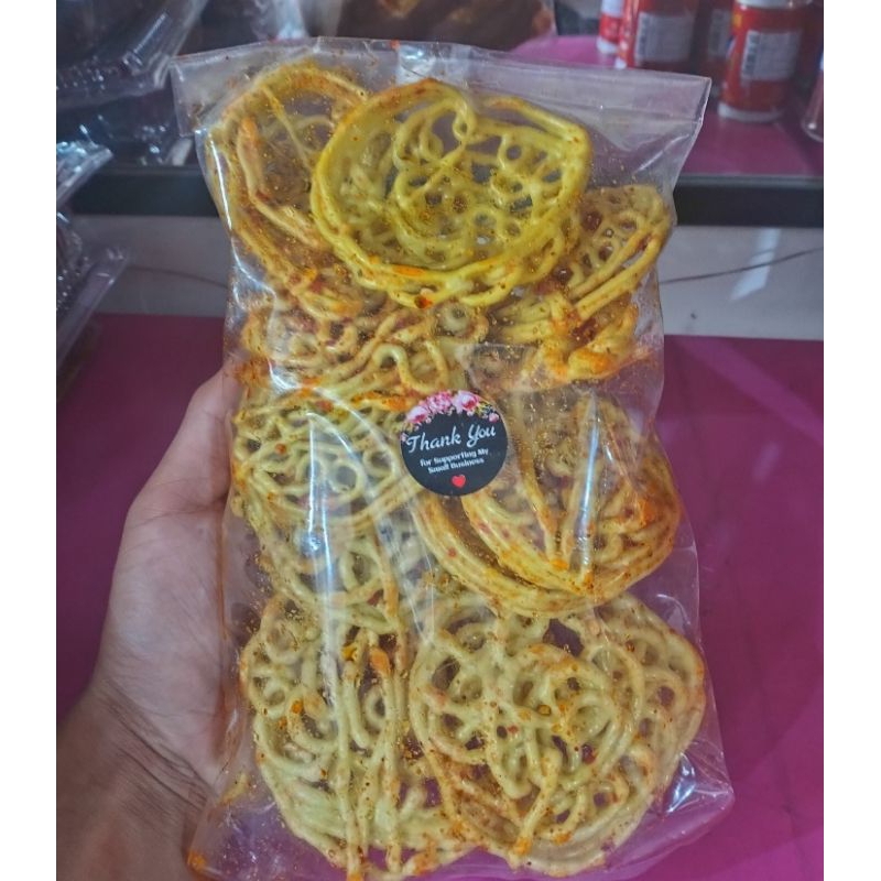 

kerupuk mie pedas