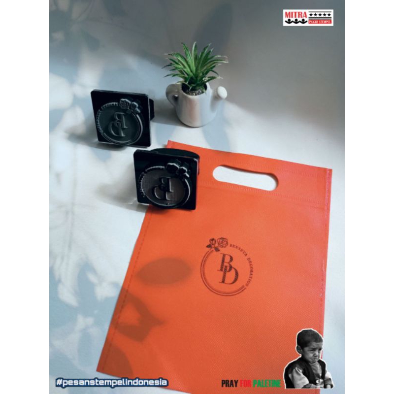 

stempel sablon spunbond tas kain totebag anti luntur anti air stempel custom stempel kain sablon kain