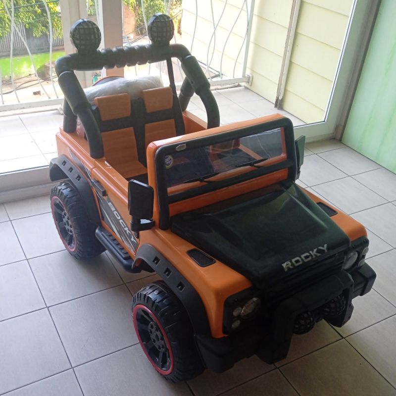 yolta mobil aki rocky orange