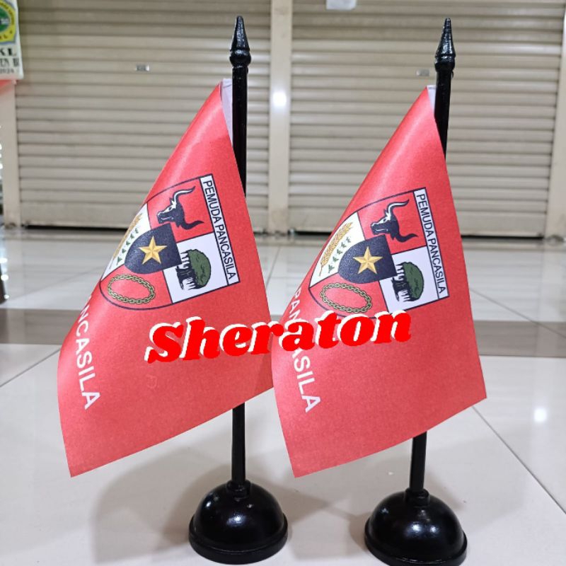 

tiang kayu meja+bendera PP(Pemuda Pancasila)