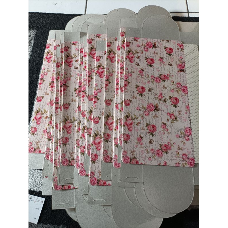 

sale rollcake box 13pcs