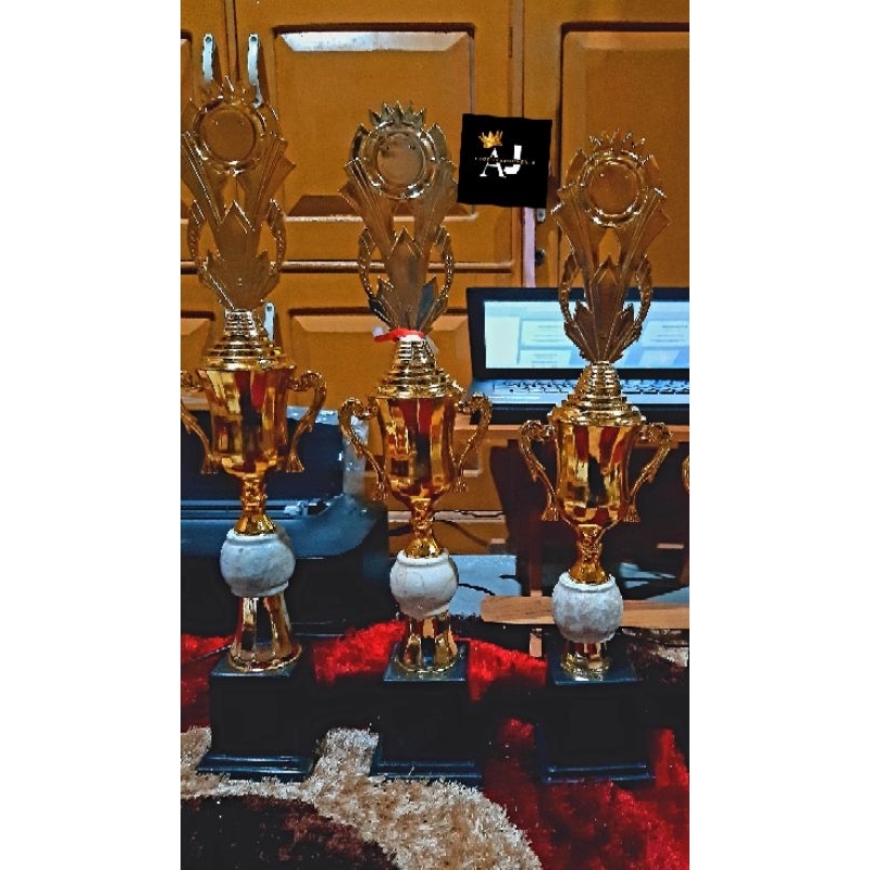 Piala / Trophy Marmer Ukir 1 set 3 piala