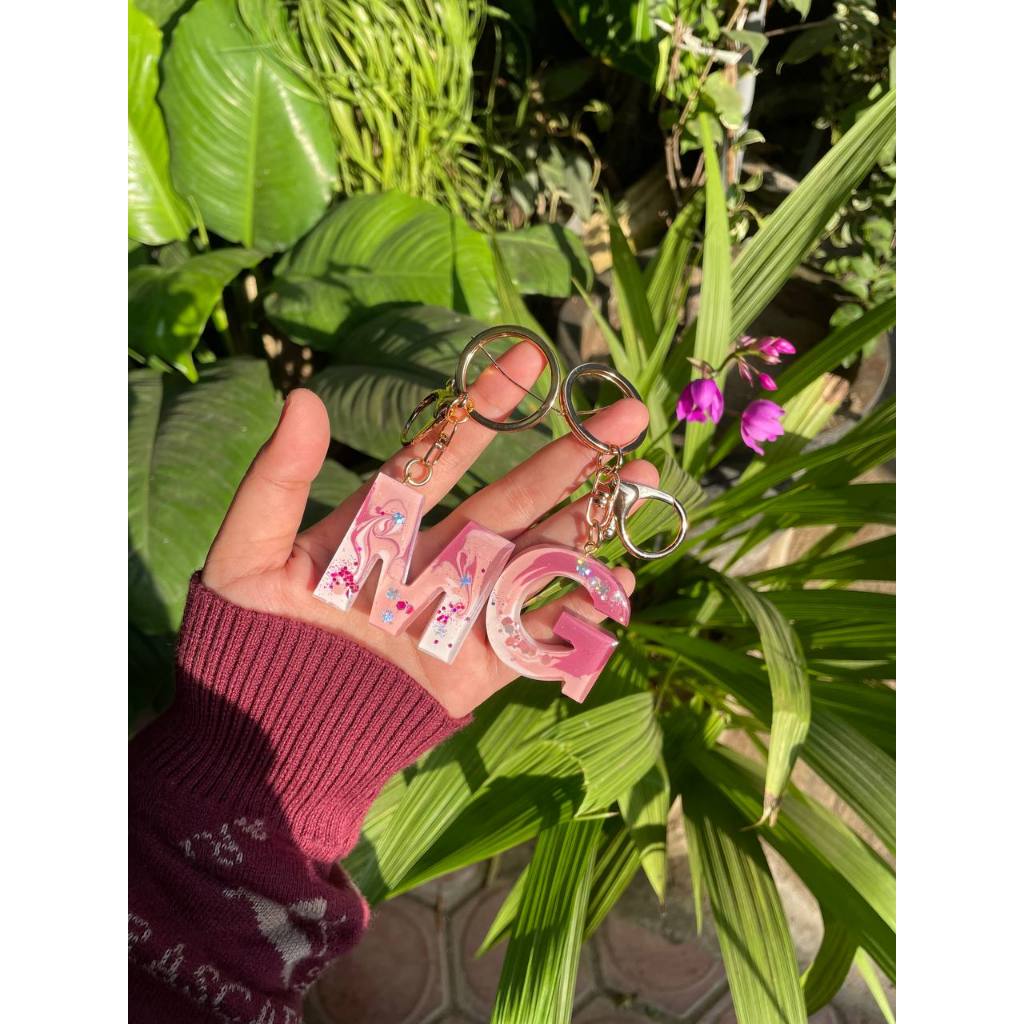 Gantungan Kunci Resin Inisial Huruf Aesthetic