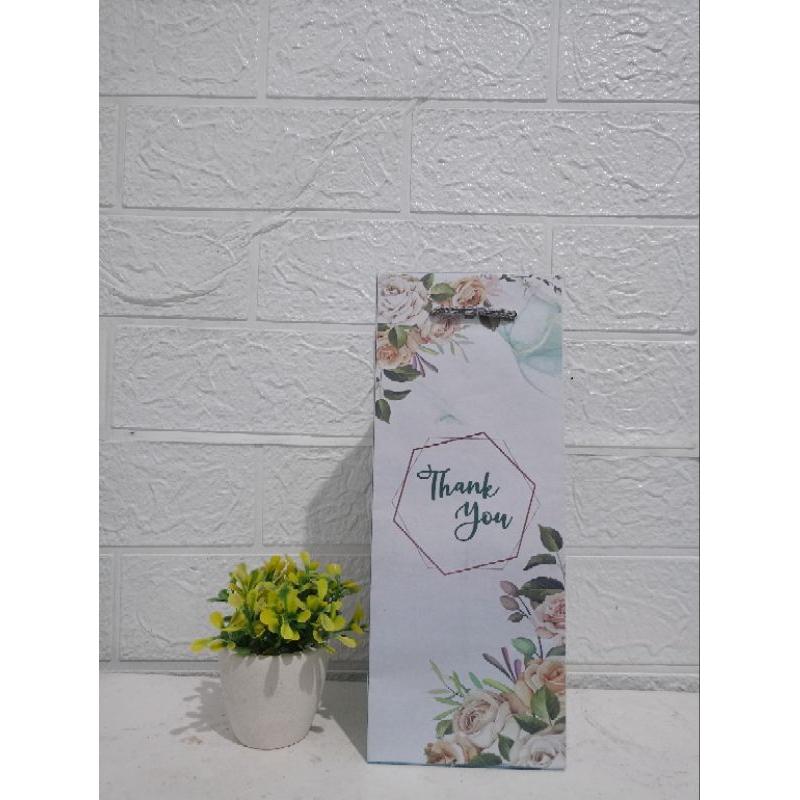 

PAPERBAG BOTOL FULLCOLOUR 10X10X25/PAPERBAG SOUVENIR