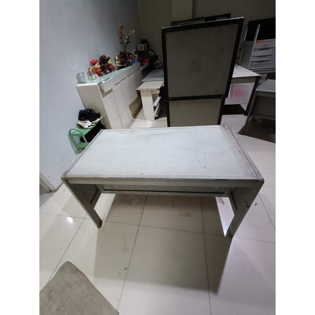 MEJA KANTOR MINIMALIS KERJA BAHAN KAYU SECOND SEKEN BEKAS UK 124x70x73