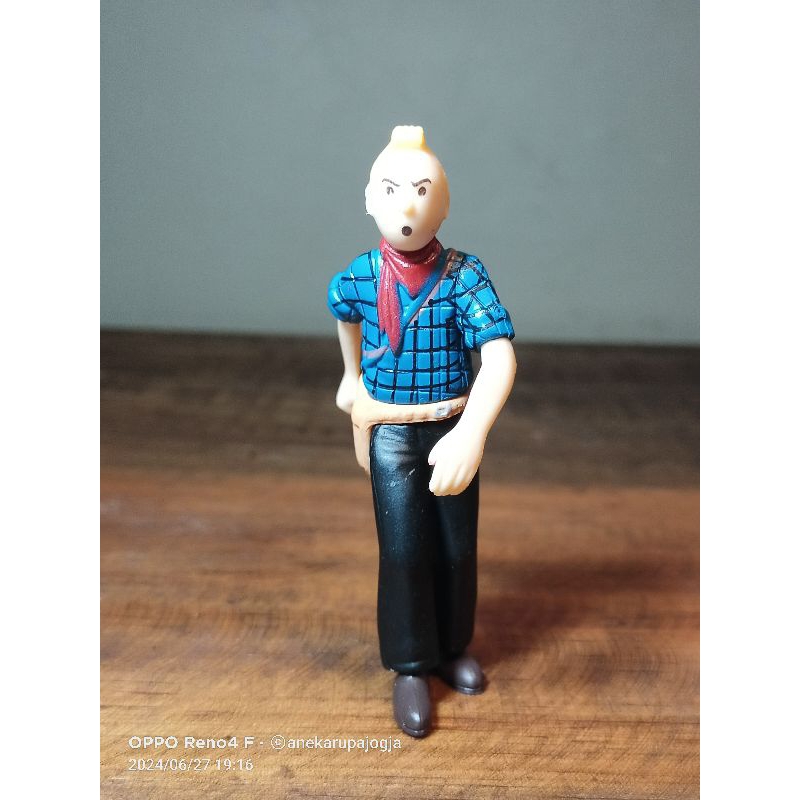 action figure tintin kemeja biru