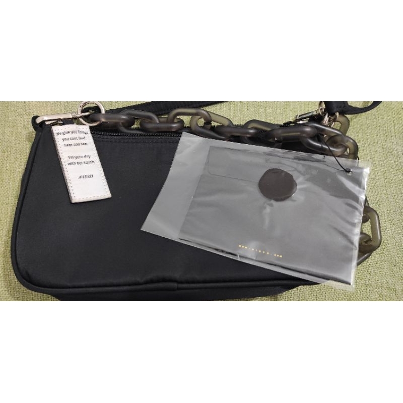 preloved tas nieeh envelope bag jennie blackpink warna hitam