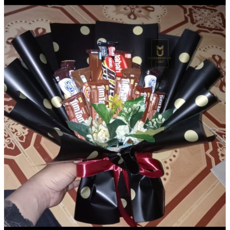 

buket snack mix bunga| buket murah| buket kado| buket surprise| reques snack| bunga artificial