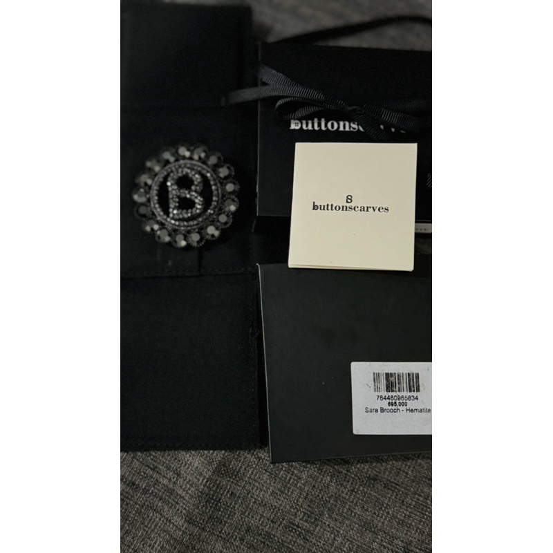 Buttonscarves Sara Brooch - Hematite