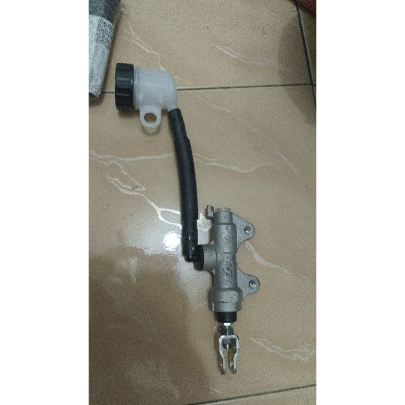 master rem belakang motor Yamaha Vixion MX original Nissin