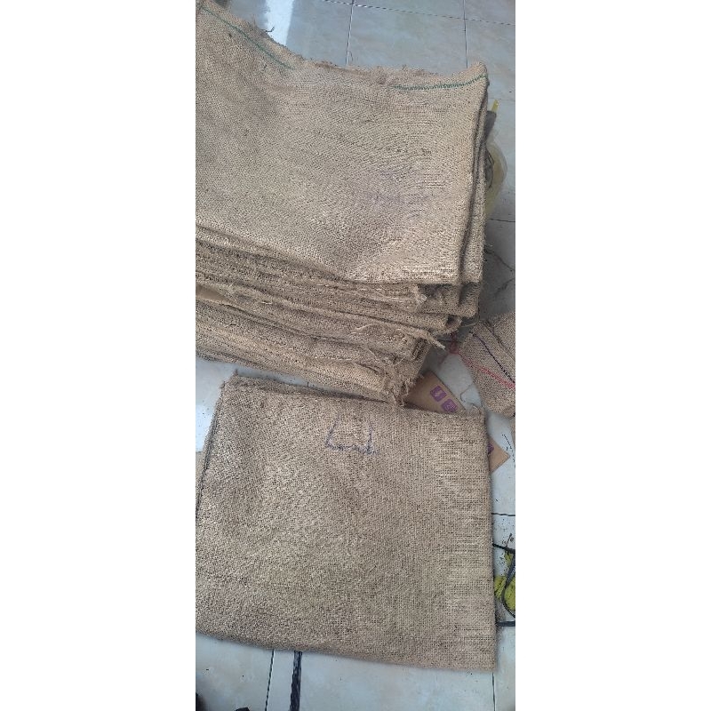 karung goni bekas kacang 50 kg (isi 10)
