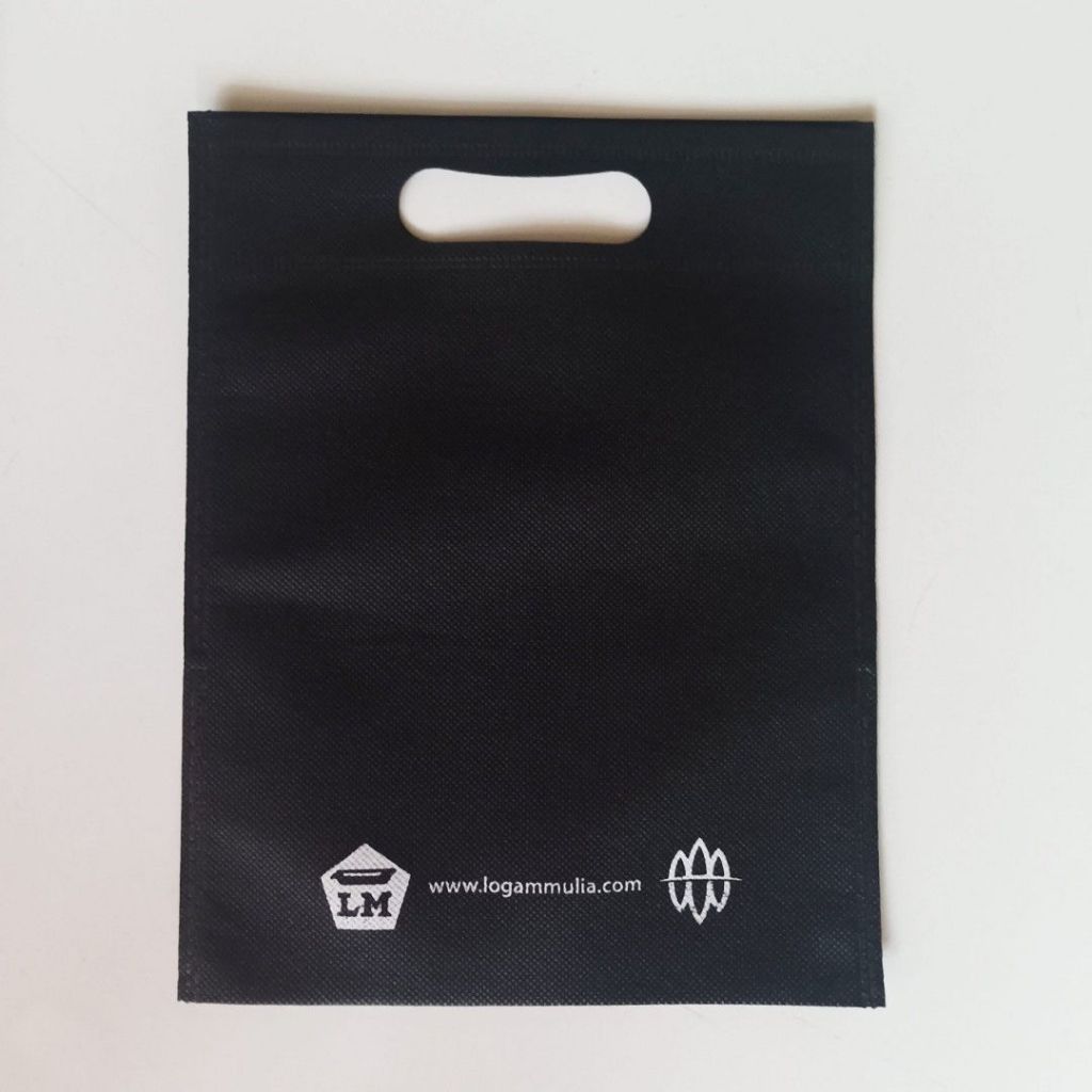 

Kantong Tas Belanja Kain Spunbond Logo Logam Mulia Ukuran S Kecil Small