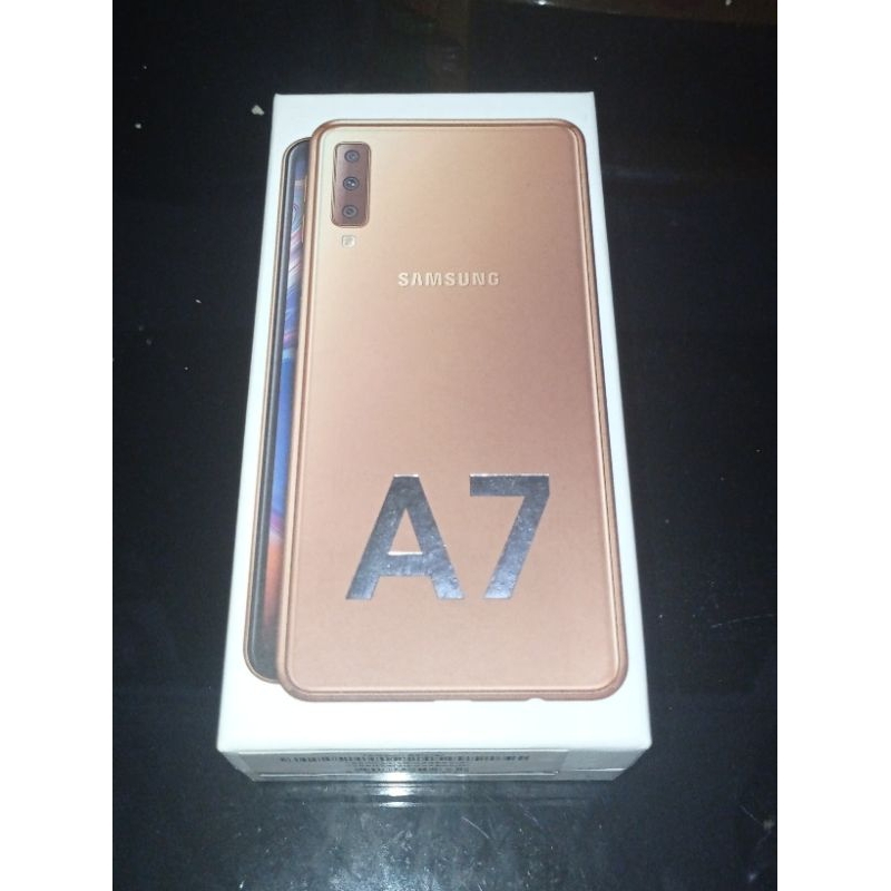 HP Samsung A7 Gold 4GB Bekas