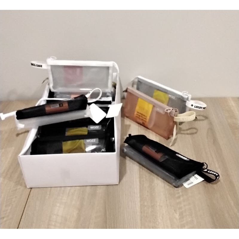 

Pensil case resleting bahan tile kaku Wozz