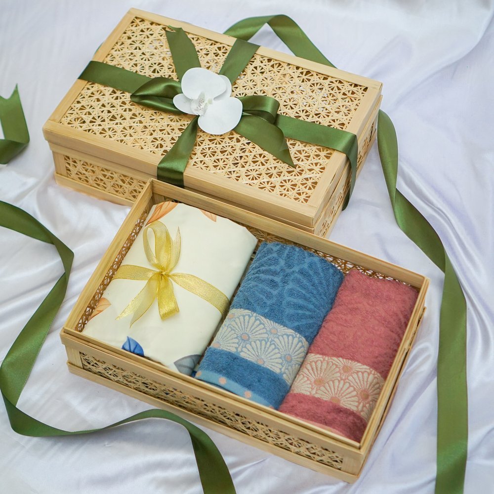

SAFIRA - Kado Pernikahan Mewah Premium / Parcel Wedding Aesthetic / Wedding Gift Box / Hampers Ulang Tahun Pernikahan / Hadiah Anniversary Keranjang Unik / Hampers Lebaran / Souvenir Pernikahan