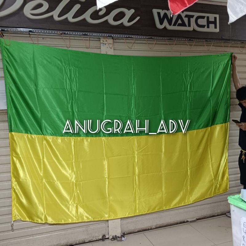 

bendera latihan upacara paskibraka bahan satin berkualitas ukuran 150cm x 225cm