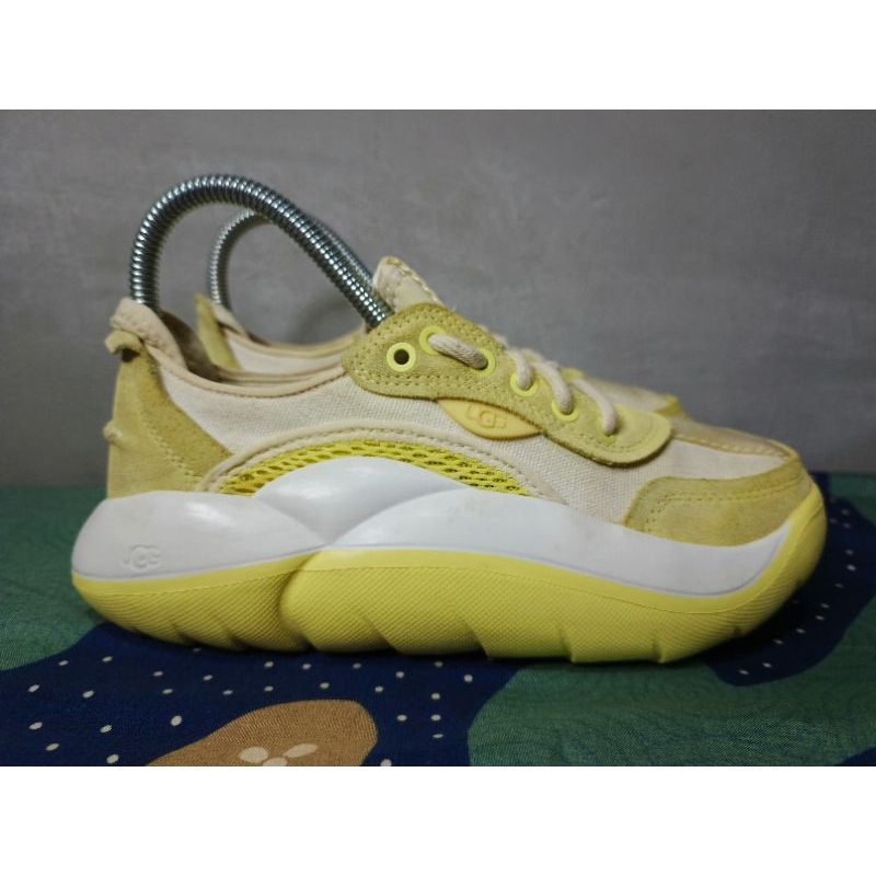 Sepatu UGG Australiaa La Cloudd Loww Womenn size 35