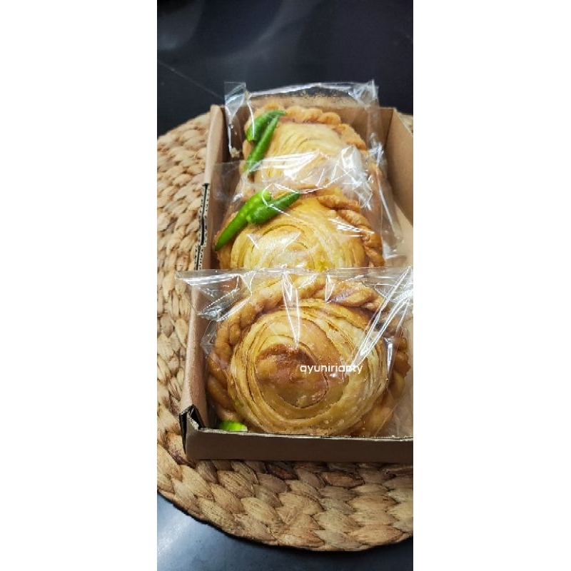 

Pastel Ayam 1 dus isi 3