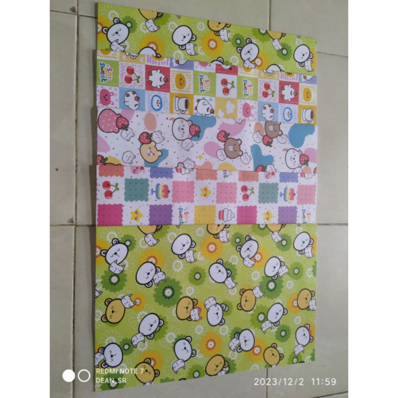 

Kertas kado kiki 1 pack isi 50 lembar