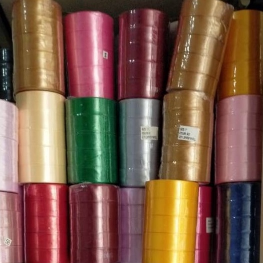 

Beli Pita satin 1 inch per Slop isi 5 roll