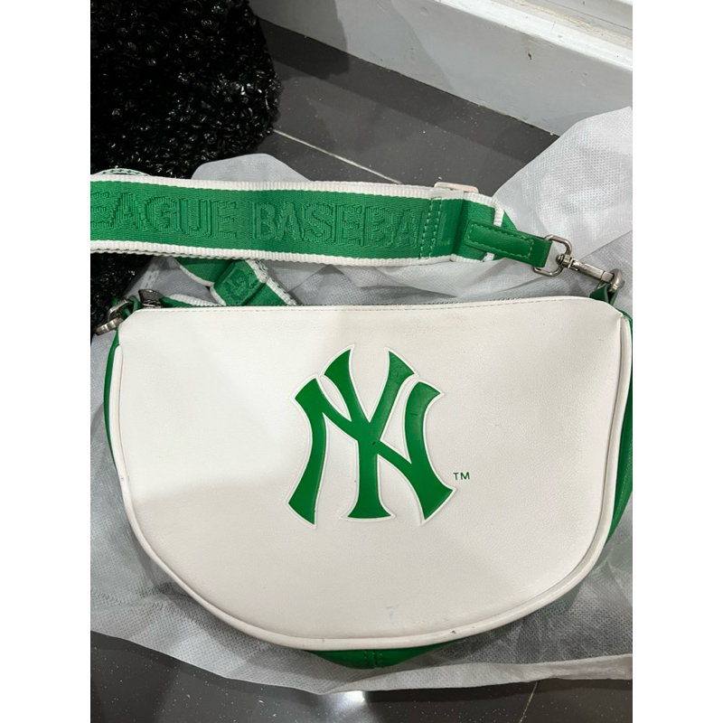 Tas second/Preloved MLB