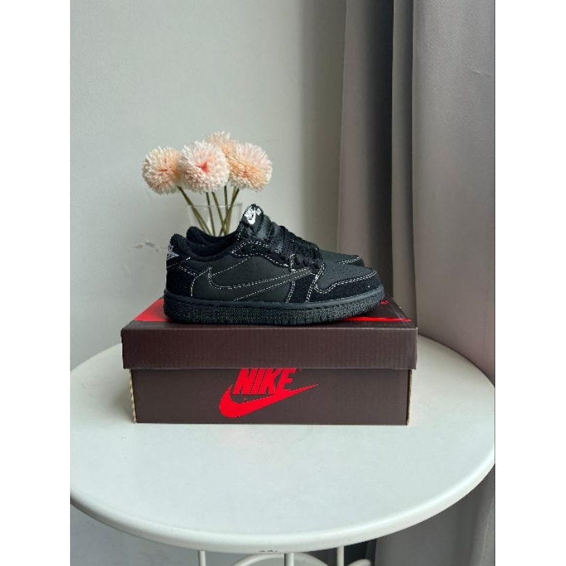 Sepatu anak Nike Air Jordan 1 x Travis Scott Black Phantom
