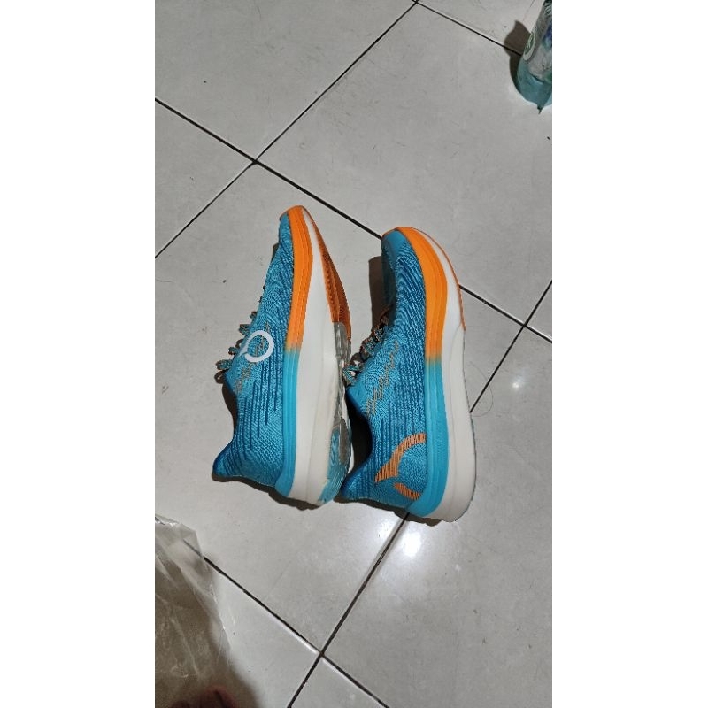 Sepatu Running Ortuseight Hypersonic 1.2