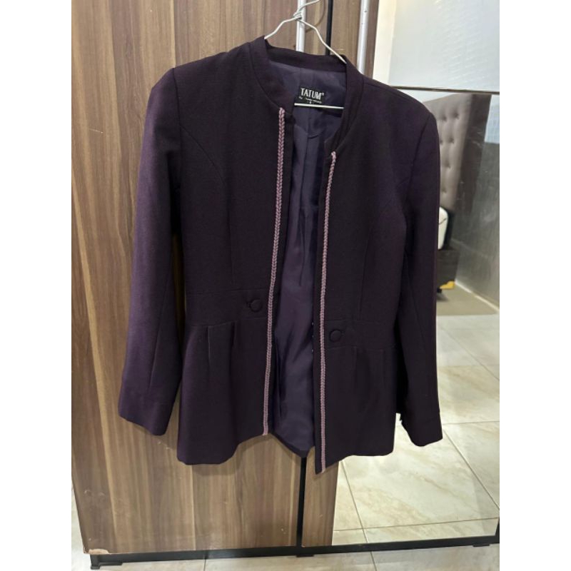 preloved blazer kantor ungu merk tatum by itang yunasz ukuran M