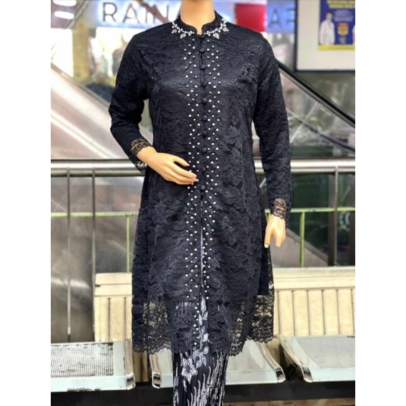Kebaya Tunik Brukat Kancing Depan