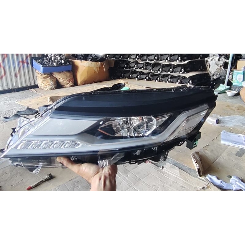 Headlamp Mitsubishi Pajero sport facelift 2022-2023 original