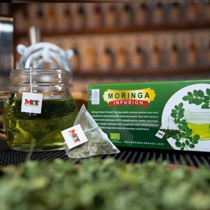 

Moringa Tea Infusion - Celup Daun Kelor Organik dengan kantong bentuk Piramida