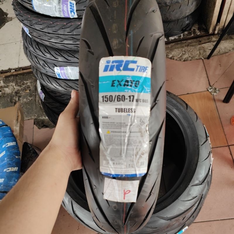 Ban luar irc tubeless 150/60-17 exato nr88