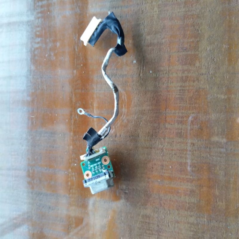 port VGA laptop toshiba satellite e200