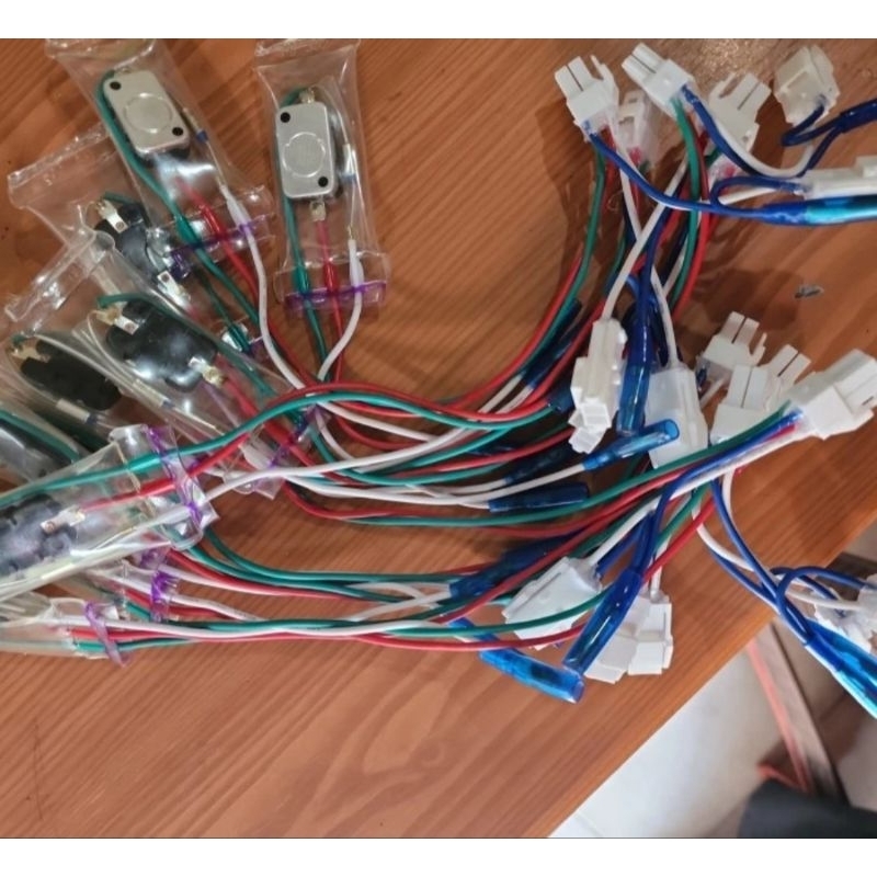 PIUS BIMETAL PIUS DEFROZZ KULKAS 2PINTU ORIGINAL POLYTRON